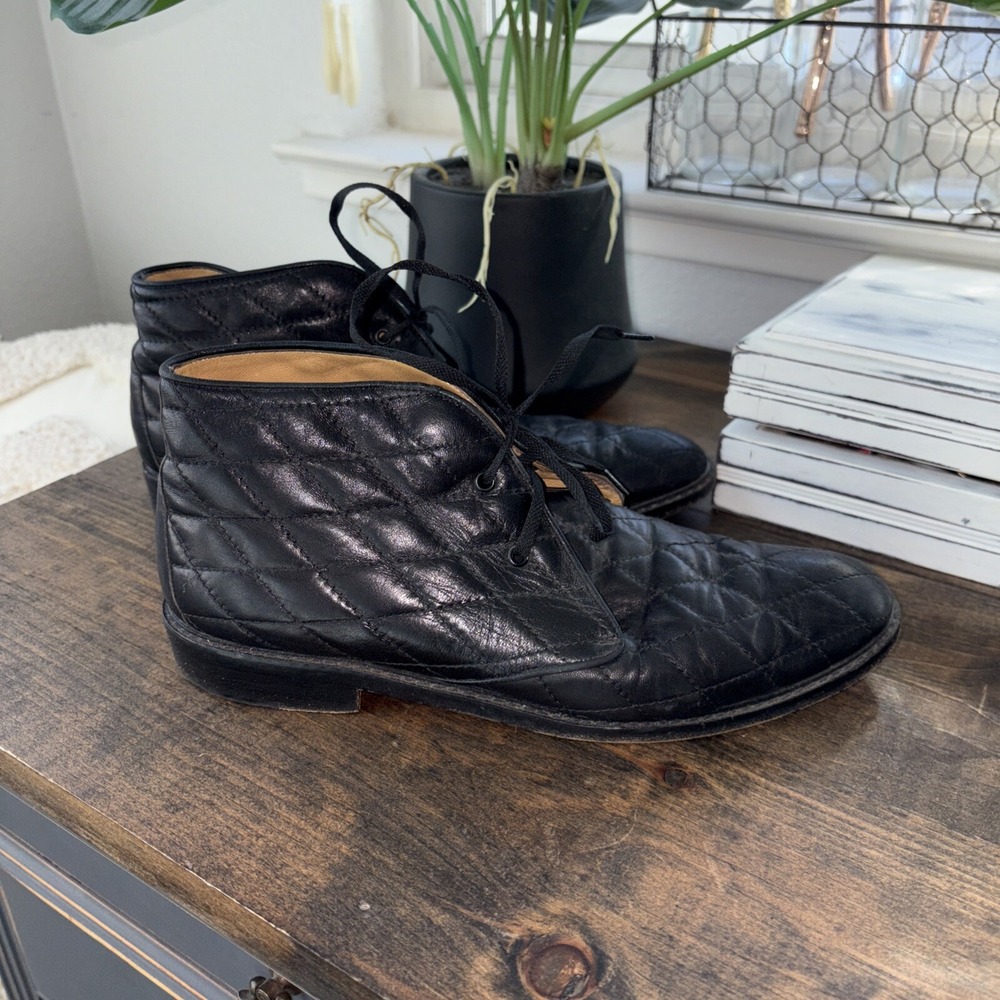 Cole Haan Black Leather Lace Up Quilted Ankle Boots Sz 9AA Made In Italy